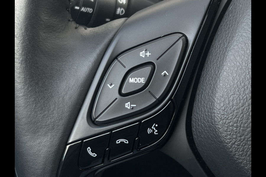 Toyota C-HR 2.0 Hybrid Team D | Navi | Carplay | Dodehoek | Park Assist | Camera