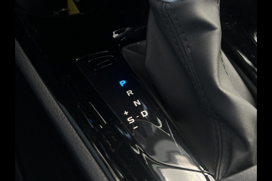 Toyota C-HR 2.0 Hybrid Team D | Navi | Carplay | Dodehoek | Park Assist | Camera