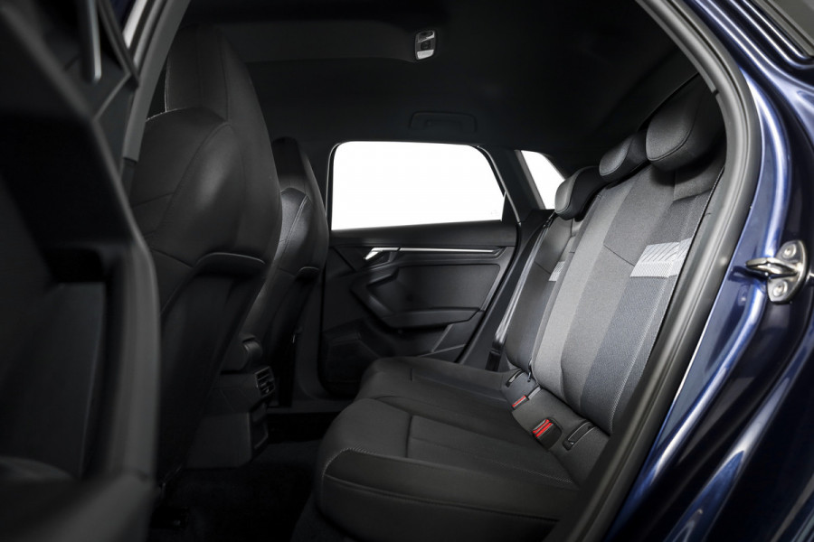 Audi A3 Sportback 30 TFSI Advanced edition 110 PK - Automaat | Dig. Cockpit | Adapt. Cruise | PDC | NAV + App. Connect | ECC | DAB | LM 17" |