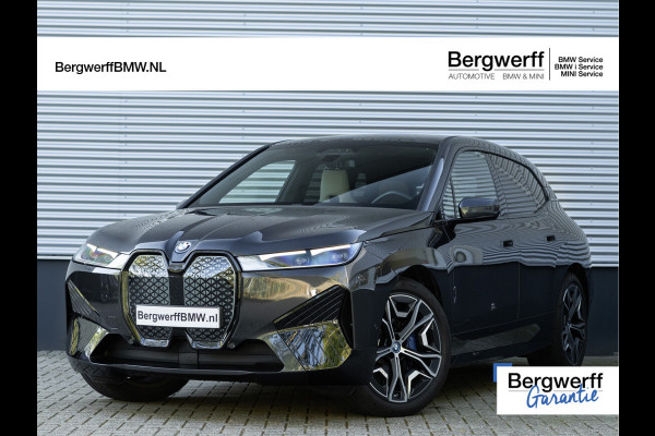 BMW iX xDrive50 - Sportpakket - Pano - Driving Ass Prof - Harman Kardon