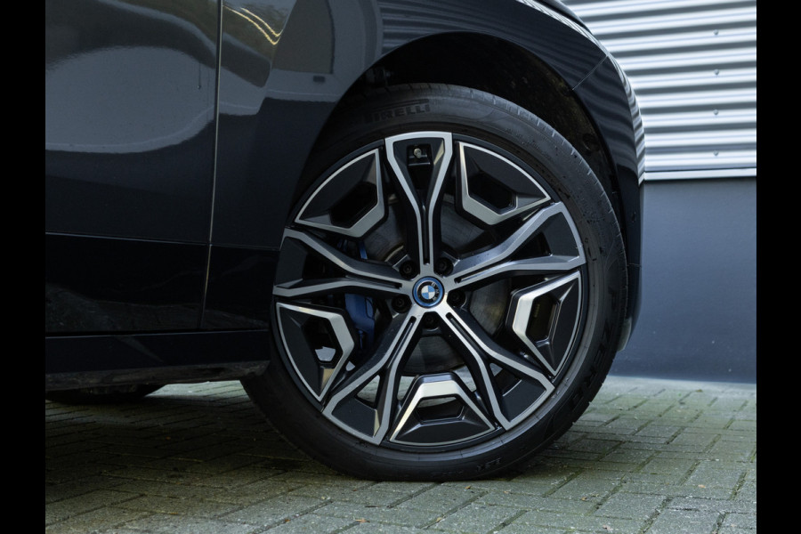BMW iX xDrive50 - Sportpakket - Pano - Driving Ass Prof - Harman Kardon