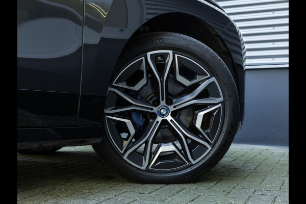 BMW iX xDrive50 - Sportpakket - Pano - Driving Ass Prof - Harman Kardon