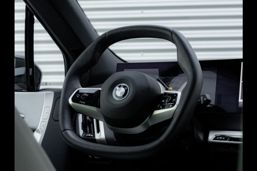 BMW iX xDrive50 - Sportpakket - Pano - Driving Ass Prof - Harman Kardon