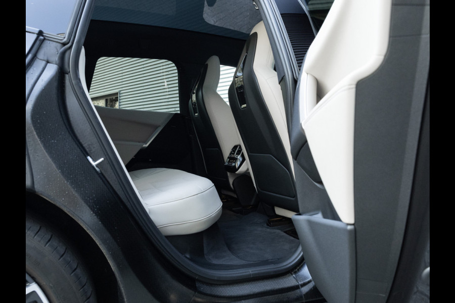 BMW iX xDrive50 - Sportpakket - Pano - Driving Ass Prof - Harman Kardon
