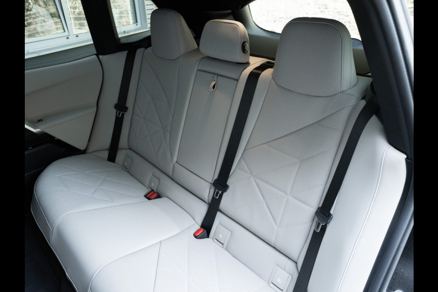 BMW iX xDrive50 - Sportpakket - Pano - Driving Ass Prof - Harman Kardon