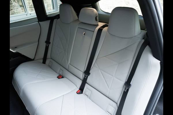 BMW iX xDrive50 - Sportpakket - Pano - Driving Ass Prof - Harman Kardon