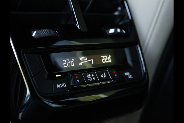 BMW iX xDrive50 - Sportpakket - Pano - Driving Ass Prof - Harman Kardon