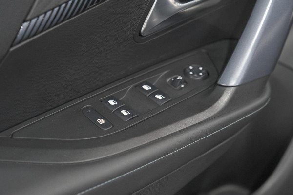 Peugeot 2008 PureTech 100 Allure | Camera | Navigatie | Apple Carplay | Parkeersensoren