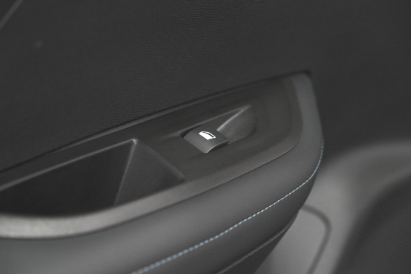 Peugeot 2008 PureTech 100 Allure | Camera | Navigatie | Apple Carplay | Parkeersensoren