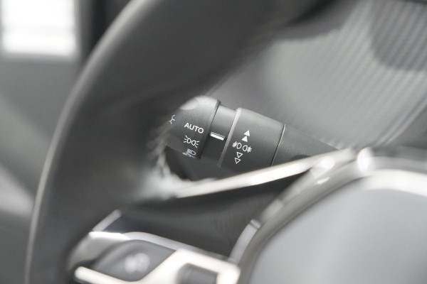 Peugeot 2008 PureTech 100 Allure | Camera | Navigatie | Apple Carplay | Parkeersensoren