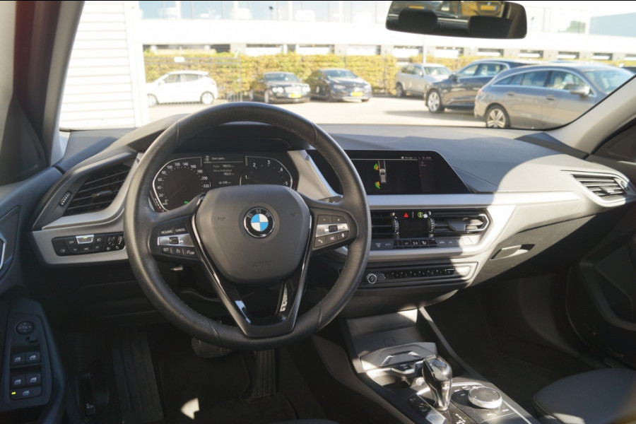 BMW 1-serie 116d Automaat Executive Sport -NAVI-ECC-PDC-