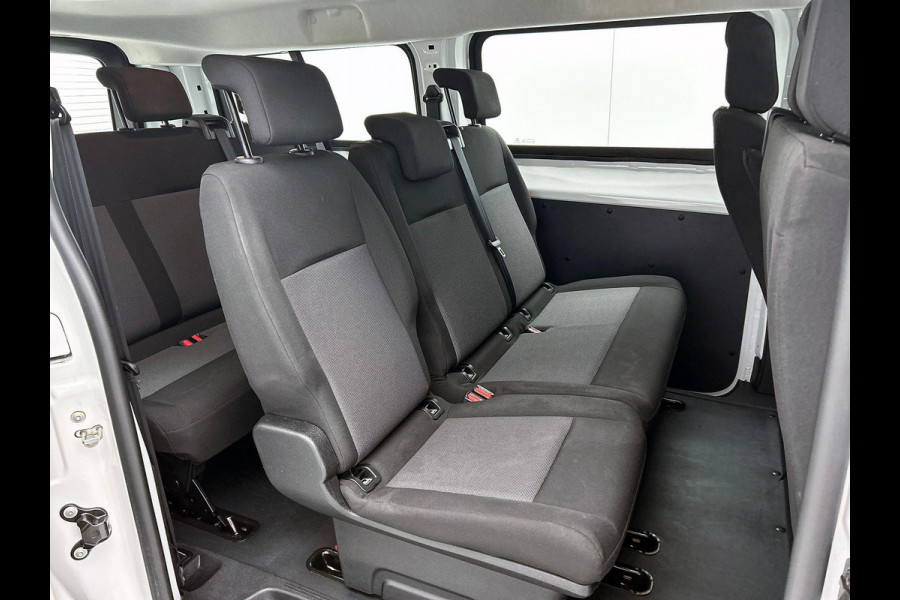 Opel Vivaro-e Combi L3H1 75 kWh Opel Vivaro-e Combi 75-kWh L3H1 9-persoons PERSONENBUS Airco| Navi| PDCA
