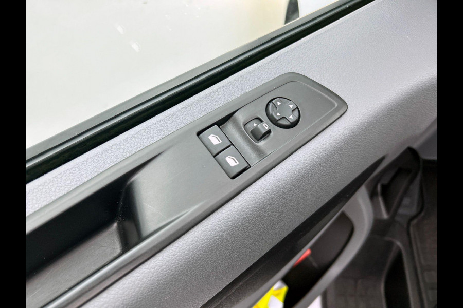Opel Vivaro-e Combi L3H1 75 kWh Opel Vivaro-e Combi 75-kWh L3H1 9-persoons PERSONENBUS Airco| Navi| PDCA