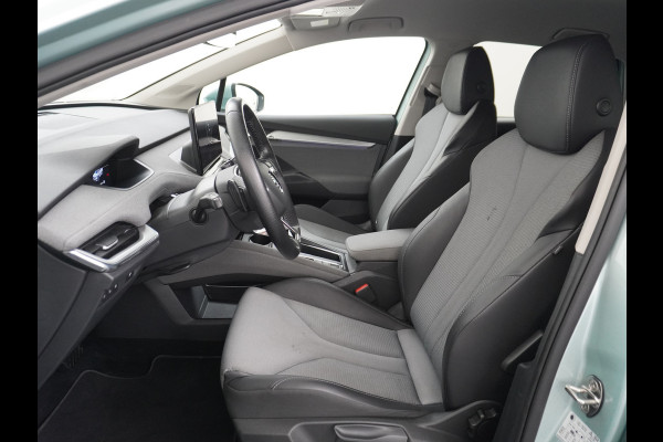 Škoda ENYAQ iV 60 180PK Apple Carplay Android NaviCamera 20" Matrix-Led Pdc-a+v Ecc Lmv Parkeerpakket Stoel+Stuurverwarming Comfortpakket Sport Lichtpakket Dab Keyless advanced Bluetooth Cruise ControlRijstrooksensor Connected services Privacy Glas 1e Eigenaar Nieuwprijs €45.125 Origineel Nederlandse Auto