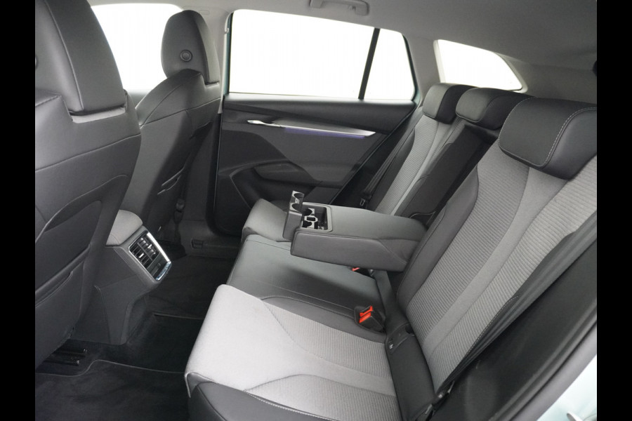 Škoda ENYAQ iV 60 180PK Apple Carplay Android NaviCamera 20" Matrix-Led Pdc-a+v Ecc Lmv Parkeerpakket Stoel+Stuurverwarming Comfortpakket Sport Lichtpakket Dab Keyless advanced Bluetooth Cruise ControlRijstrooksensor Connected services Privacy Glas 1e Eigenaar Nieuwprijs €45.125 Origineel Nederlandse Auto
