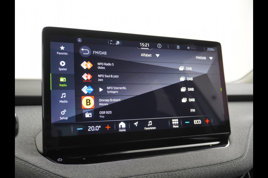 Škoda ENYAQ iV 60 180PK Apple Carplay Android NaviCamera 20" Matrix-Led Pdc-a+v Ecc Lmv Parkeerpakket Stoel+Stuurverwarming Comfortpakket Sport Lichtpakket Dab Keyless advanced Bluetooth Cruise ControlRijstrooksensor Connected services Privacy Glas 1e Eigenaar Nieuwprijs €45.125 Origineel Nederlandse Auto