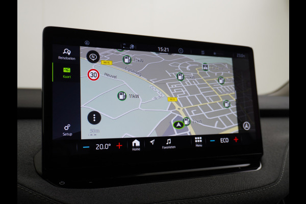 Škoda ENYAQ iV 60 180PK Apple Carplay Android NaviCamera 20" Matrix-Led Pdc-a+v Ecc Lmv Parkeerpakket Stoel+Stuurverwarming Comfortpakket Sport Lichtpakket Dab Keyless advanced Bluetooth Cruise ControlRijstrooksensor Connected services Privacy Glas 1e Eigenaar Nieuwprijs €45.125 Origineel Nederlandse Auto