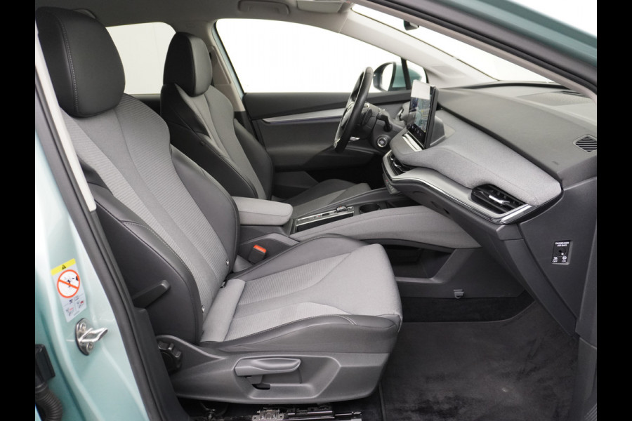 Škoda ENYAQ iV 60 180PK Apple Carplay Android NaviCamera 20" Matrix-Led Pdc-a+v Ecc Lmv Parkeerpakket Stoel+Stuurverwarming Comfortpakket Sport Lichtpakket Dab Keyless advanced Bluetooth Cruise ControlRijstrooksensor Connected services Privacy Glas 1e Eigenaar Nieuwprijs €45.125 Origineel Nederlandse Auto