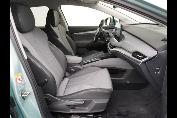 Škoda ENYAQ iV 60 180PK Apple Carplay Android NaviCamera 20" Matrix-Led Pdc-a+v Ecc Lmv Parkeerpakket Stoel+Stuurverwarming Comfortpakket Sport Lichtpakket Dab Keyless advanced Bluetooth Cruise ControlRijstrooksensor Connected services Privacy Glas 1e Eigenaar Nieuwprijs €45.125 Origineel Nederlandse Auto