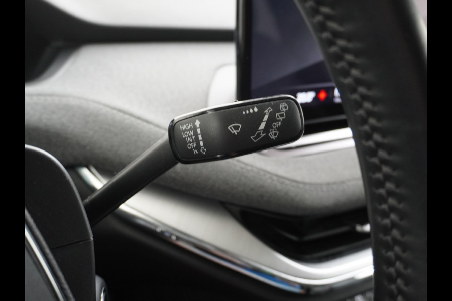 Škoda ENYAQ iV 60 180PK Apple Carplay Android NaviCamera 20" Matrix-Led Pdc-a+v Ecc Lmv Parkeerpakket Stoel+Stuurverwarming Comfortpakket Sport Lichtpakket Dab Keyless advanced Bluetooth Cruise ControlRijstrooksensor Connected services Privacy Glas 1e Eigenaar Nieuwprijs €45.125 Origineel Nederlandse Auto