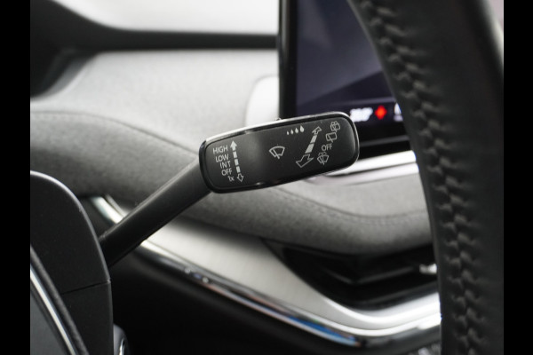 Škoda ENYAQ iV 60 180PK Apple Carplay Android NaviCamera 20" Matrix-Led Pdc-a+v Ecc Lmv Parkeerpakket Stoel+Stuurverwarming Comfortpakket Sport Lichtpakket Dab Keyless advanced Bluetooth Cruise ControlRijstrooksensor Connected services Privacy Glas 1e Eigenaar Nieuwprijs €45.125 Origineel Nederlandse Auto