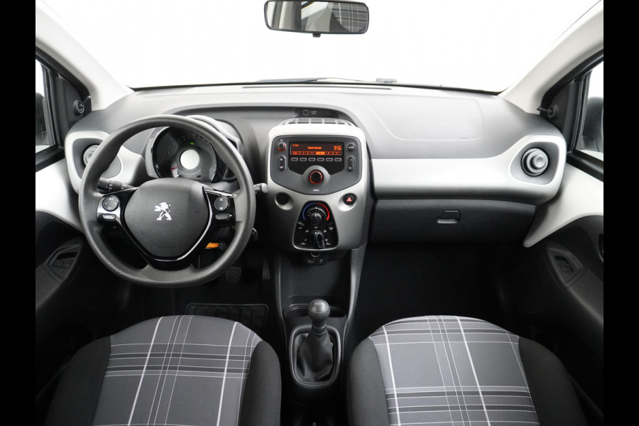 Peugeot 108 1.0I 70PK e-VTi 5Drs Airco Isofix ESP CV met afstandsbediening Elek.ramen Active BluetoothPack Premium **SLECHTS 31.518 KM **  € 23,- Wegenbelasting p/m 100% Dealeronderhouden Origineel Nederlandse Auto