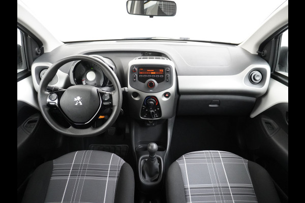 Peugeot 108 1.0I 70PK e-VTi 5Drs Airco Isofix ESP CV met afstandsbediening Elek.ramen Active BluetoothPack Premium **SLECHTS 31.518 KM **  € 23,- Wegenbelasting p/m 100% Dealeronderhouden Origineel Nederlandse Auto