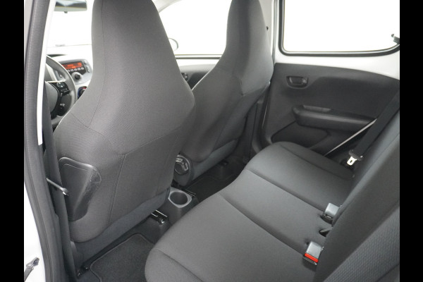 Peugeot 108 1.0I 70PK e-VTi 5Drs Airco Isofix ESP CV met afstandsbediening Elek.ramen Active BluetoothPack Premium **SLECHTS 31.518 KM **  € 23,- Wegenbelasting p/m 100% Dealeronderhouden Origineel Nederlandse Auto