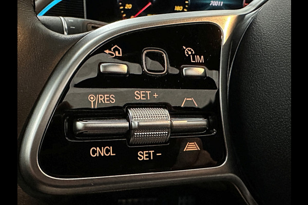 Mercedes-Benz EQC AMG Premium | 360 Camera | Distronic + | Stoelventilatie | Burmester | 21" | Headup | Keyless-Go | Trekhaak | 2x Memory | Achterbankverwarming | Sfeerverlichting | Carplay | Panodak | Widescreen | 12-2019 | 69dkm! Bovag Garantie |