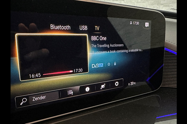 Mercedes-Benz EQC AMG Premium | 360 Camera | Distronic + | Stoelventilatie | Burmester | 21" | Headup | Keyless-Go | Trekhaak | 2x Memory | Achterbankverwarming | Sfeerverlichting | Carplay | Panodak | Widescreen | 12-2019 | 69dkm! Bovag Garantie |