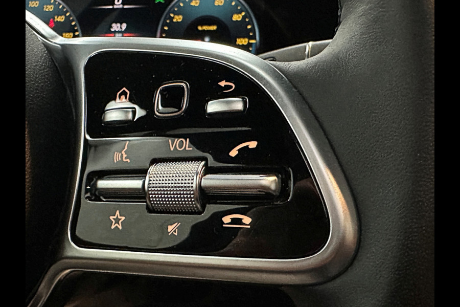 Mercedes-Benz EQC AMG Premium | 360 Camera | Distronic + | Stoelventilatie | Burmester | 21" | Headup | Keyless-Go | Trekhaak | 2x Memory | Achterbankverwarming | Sfeerverlichting | Carplay | Panodak | Widescreen | 12-2019 | 69dkm! Bovag Garantie |