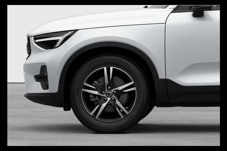 Volvo XC40 B4 211PK Automaat Plus Dark / Extra getint glas / Microtech/Nubuck / Camera achter