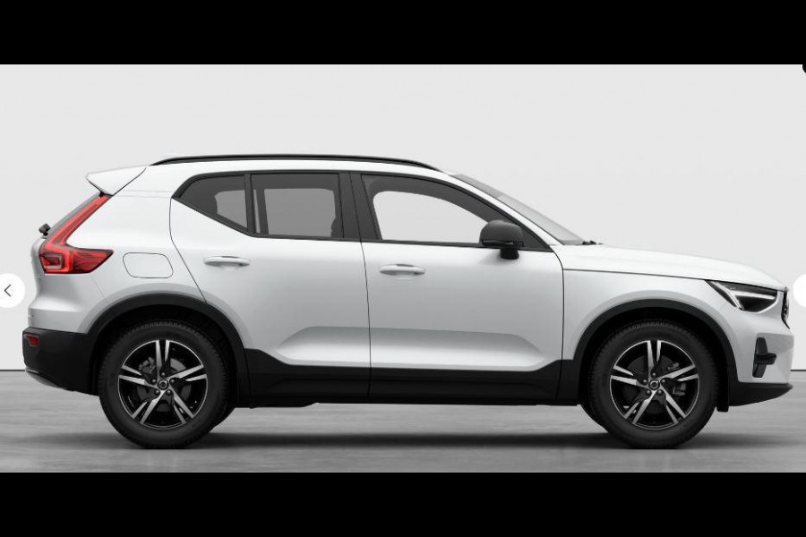 Volvo XC40 B4 211PK Automaat Plus Dark / Extra getint glas / Microtech/Nubuck / Camera achter