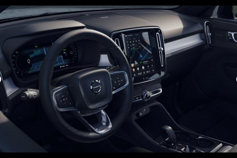 Volvo XC40 B4 211PK Automaat Plus Dark / Extra getint glas / Microtech/Nubuck / Camera achter