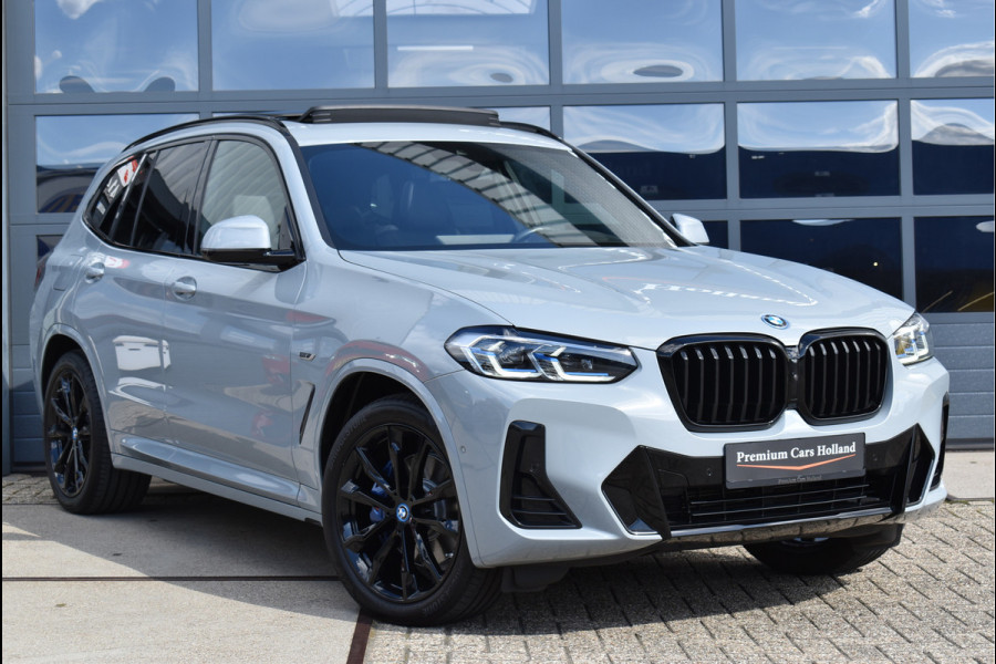 BMW X3 xDrive30e M-Sport Pakket 292 Pk Brooklyn Grau 12-2021 Laser Led Pano Navi Leder HUD Camera Carbon Trekhaak 20 Inch