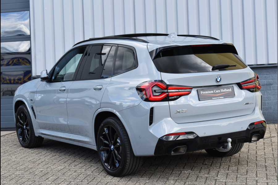 BMW X3 xDrive30e M-Sport Pakket 292 Pk Brooklyn Grau 12-2021 Laser Led Pano Navi Leder HUD Camera Carbon Trekhaak 20 Inch