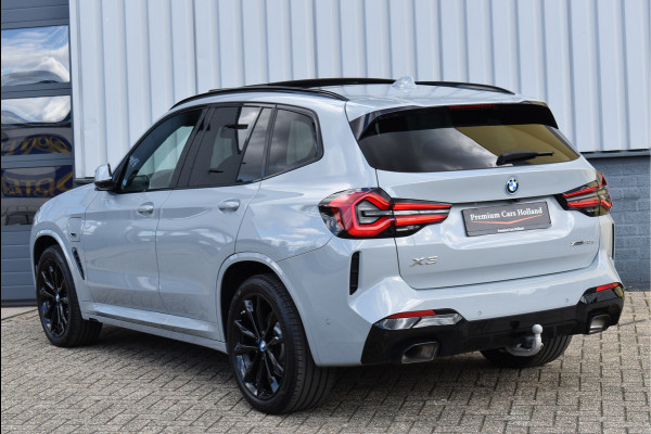 BMW X3 xDrive30e M-Sport Pakket 292 Pk Brooklyn Grau 12-2021 Laser Led Pano Navi Leder HUD Camera Carbon Trekhaak 20 Inch