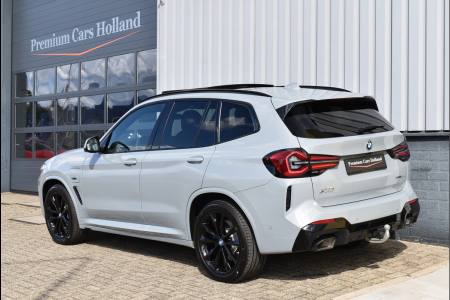 BMW X3 xDrive30e M-Sport Pakket 292 Pk Brooklyn Grau 12-2021 Laser Led Pano Navi Leder HUD Camera Carbon Trekhaak 20 Inch