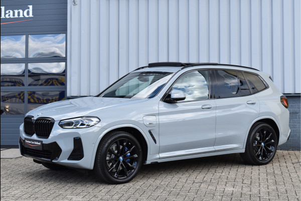 BMW X3 xDrive30e M-Sport Pakket 292 Pk Brooklyn Grau 12-2021 Laser Led Pano Navi Leder HUD Camera Carbon Trekhaak 20 Inch