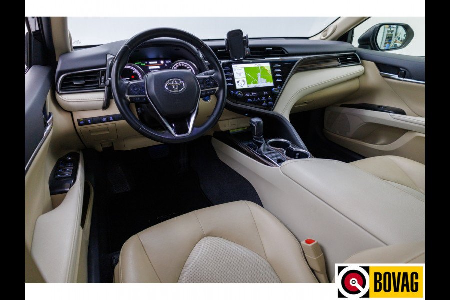Toyota Camry 2.5 Hybrid Premium Leer | Elektrisch verst.stoelen | Adaptive cruise | JBL Audio Camera, Navigatie, Stoelverwarming, Keyless, Zeer luxe uitgevoerd