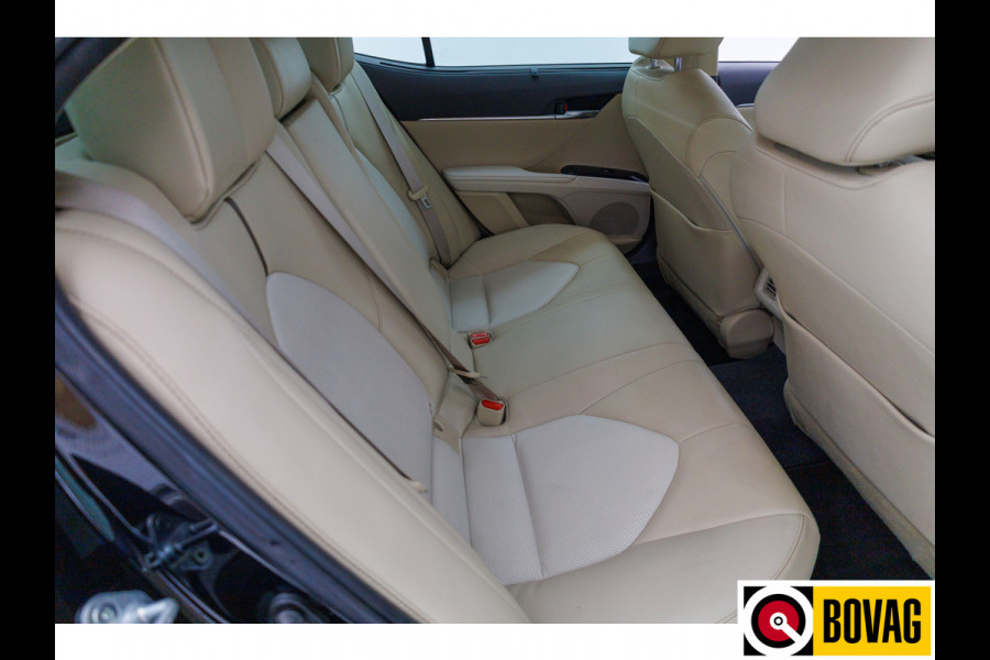 Toyota Camry 2.5 Hybrid Premium Leer | Elektrisch verst.stoelen | Adaptive cruise | JBL Audio Camera, Navigatie, Stoelverwarming, Keyless, Zeer luxe uitgevoerd