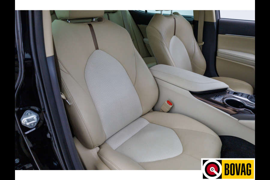 Toyota Camry 2.5 Hybrid Premium Leer | Elektrisch verst.stoelen | Adaptive cruise | JBL Audio Camera, Navigatie, Stoelverwarming, Keyless, Zeer luxe uitgevoerd