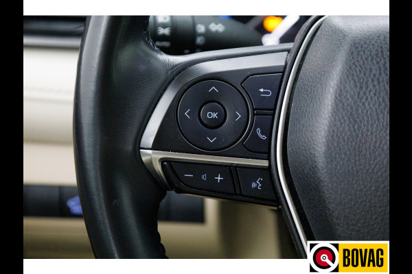 Toyota Camry 2.5 Hybrid Premium Leer | Elektrisch verst.stoelen | Adaptive cruise | JBL Audio Camera, Navigatie, Stoelverwarming, Keyless, Zeer luxe uitgevoerd