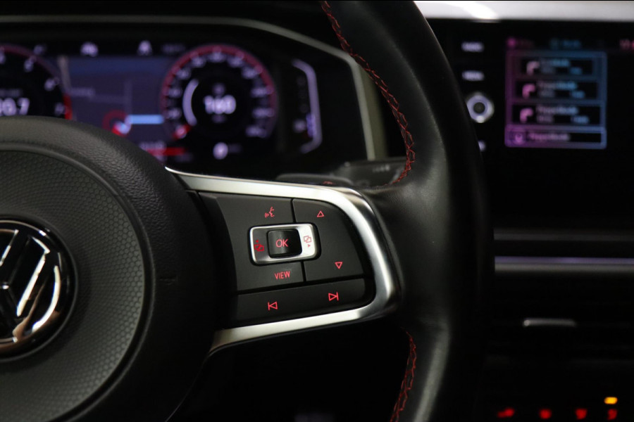 Volkswagen Polo 2.0 TSI GTI PANO / NAVI / CARPLAY / BEATS SOUND / VOL