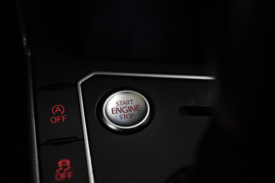 Volkswagen Polo 2.0 TSI GTI PANO / NAVI / CARPLAY / BEATS SOUND / VOL
