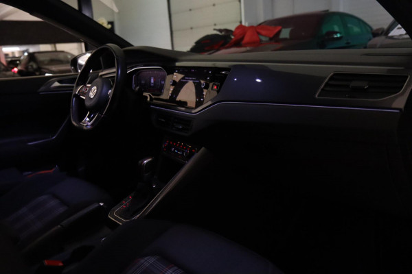 Volkswagen Polo 2.0 TSI GTI PANO / NAVI / CARPLAY / BEATS SOUND / VOL