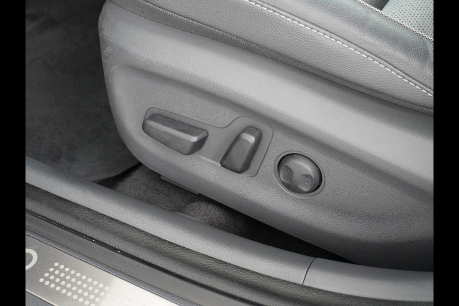 Hyundai IONIQ Premium EV Leer+elektr.Verst.+Verwarmd Schuif/Kan-dak Adapive-Cruise Apple Carplay Android Auto Navi Ecc Camera Pdc Bank+stoel+S Memory Keyless DAB Stoel Elek.Verstelbaar Led Bluetooth Regensensor Rijstrooksensor Origineel Nederlandse Auto Zeer Compleet!