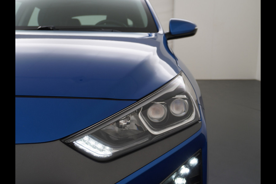 Hyundai IONIQ Premium EV Leer+elektr.Verst.+Verwarmd Schuif/Kan-dak Adapive-Cruise Apple Carplay Android Auto Navi Ecc Camera Pdc Bank+stoel+S Memory Keyless DAB Stoel Elek.Verstelbaar Led Bluetooth Regensensor Rijstrooksensor Origineel Nederlandse Auto Zeer Compleet!