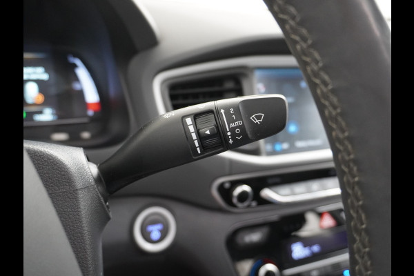 Hyundai IONIQ Premium EV Leer+elektr.Verst.+Verwarmd Schuif/Kan-dak Adapive-Cruise Apple Carplay Android Auto Navi Ecc Camera Pdc Bank+stoel+S Memory Keyless DAB Stoel Elek.Verstelbaar Led Bluetooth Regensensor Rijstrooksensor Origineel Nederlandse Auto Zeer Compleet!