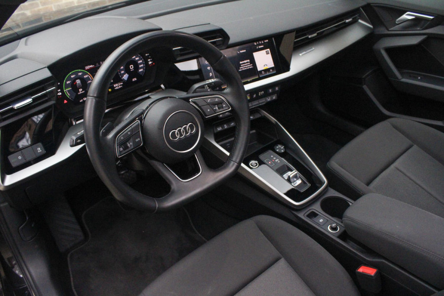 Audi A3 Sportback 40 TFSI e Edition | PANO | Stoelvw| Lane assist